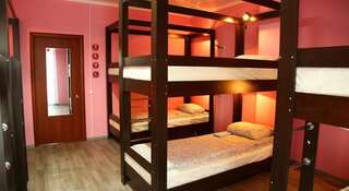 Гостиница Like Hostel Нижневартовск Односпальная кровать в смешанном общем номере (10 взрослых)-1